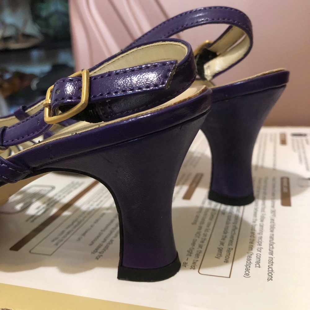 Sandals - Picture 2 of 5
